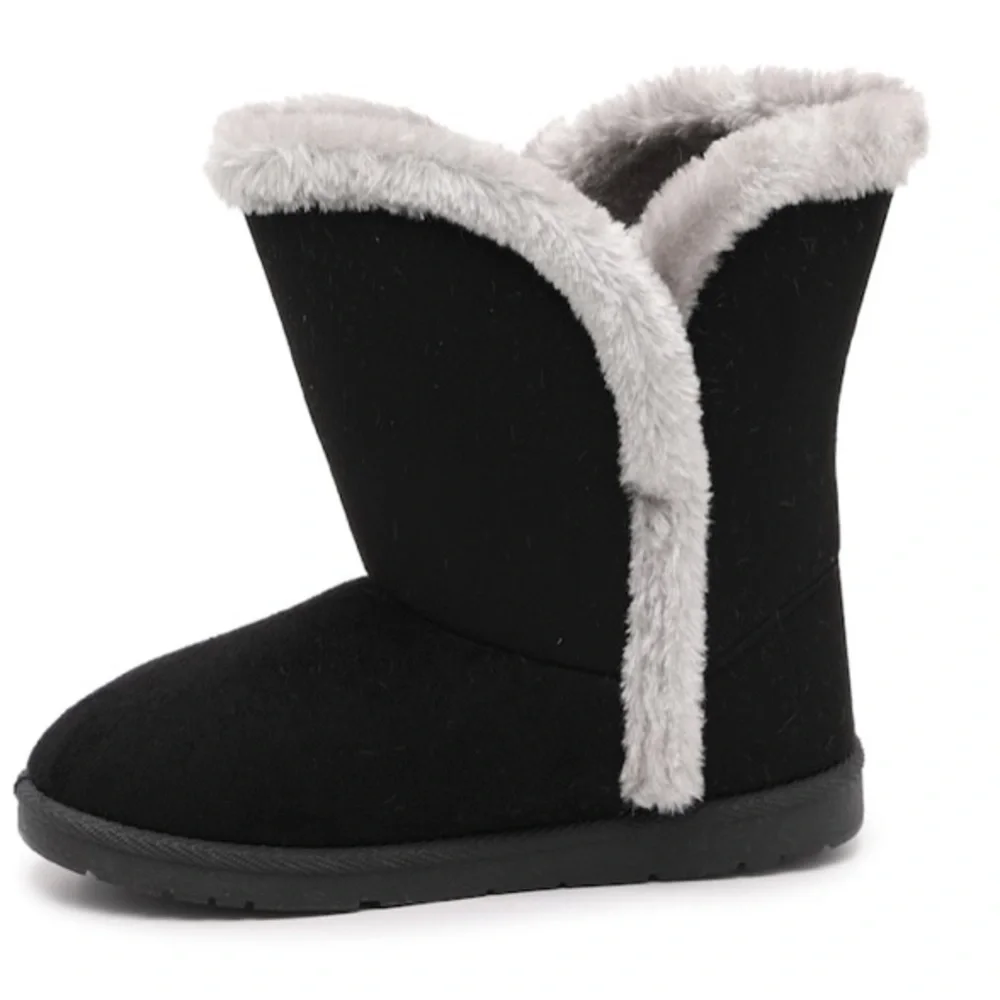 𝅺OLIVIA Miller Cozy Boots Size 6 New in Box